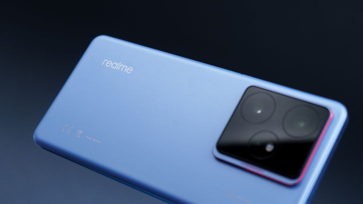 Immagine di realme GT 7, "flagship killer" con batteria da Guinness World Record! | Recensione